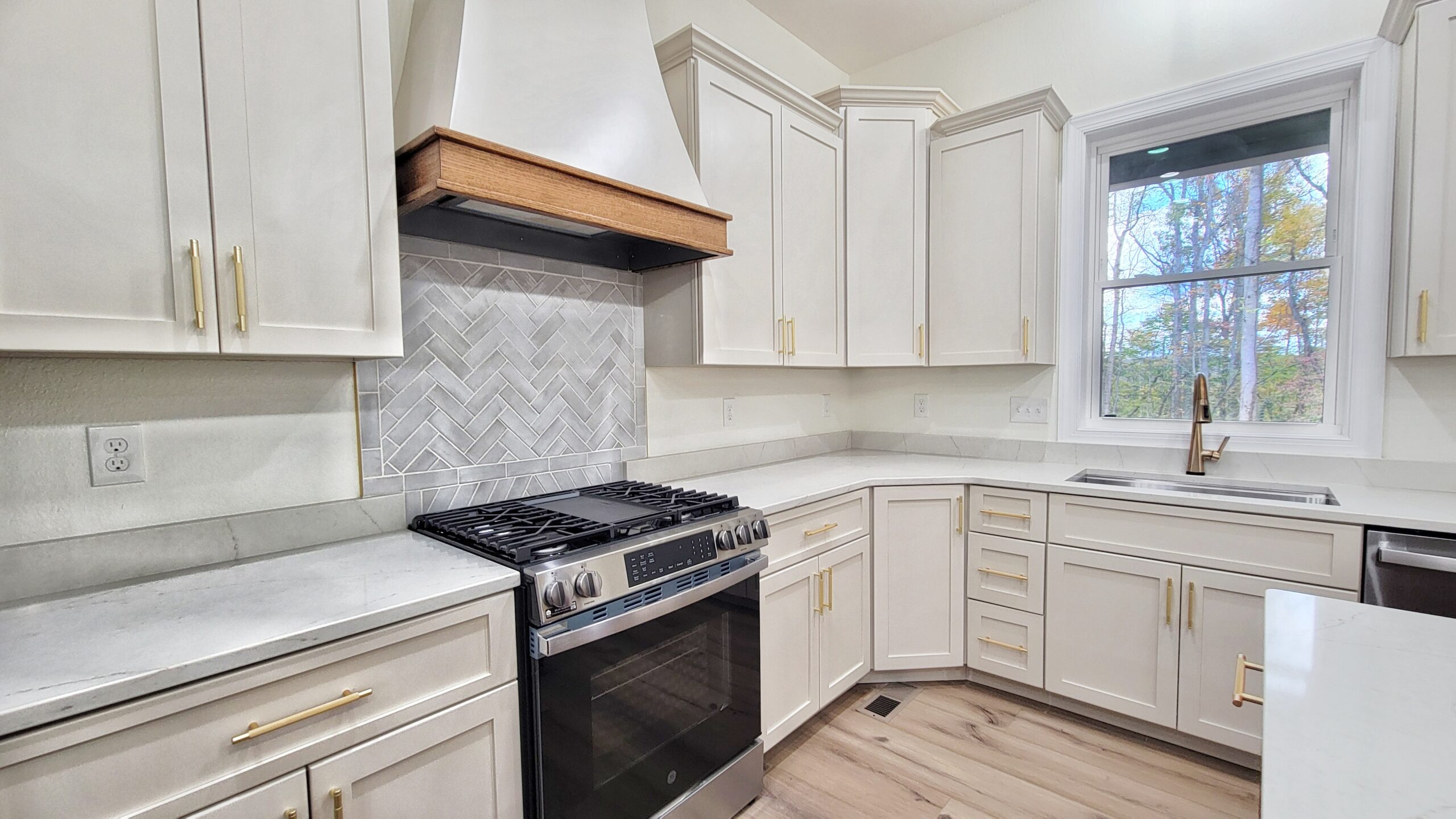 236 MEADOWOOD ROAD - Image 15