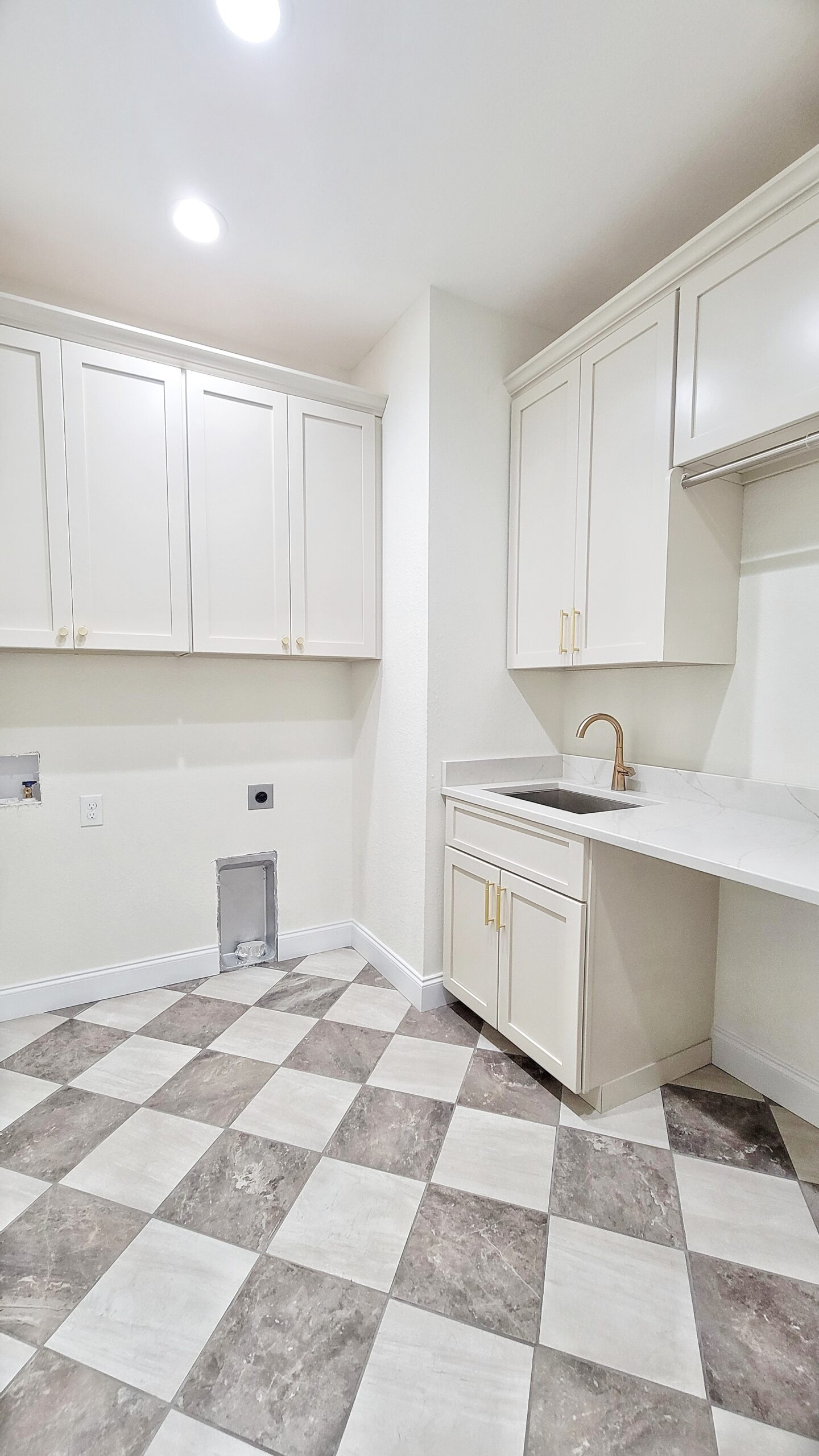 236 MEADOWOOD ROAD - Image 16